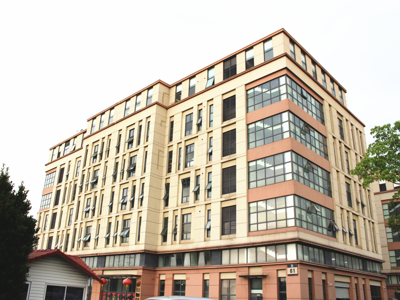 Usine d'incubateurs agitateurs et d'agitateurs de laboratoire