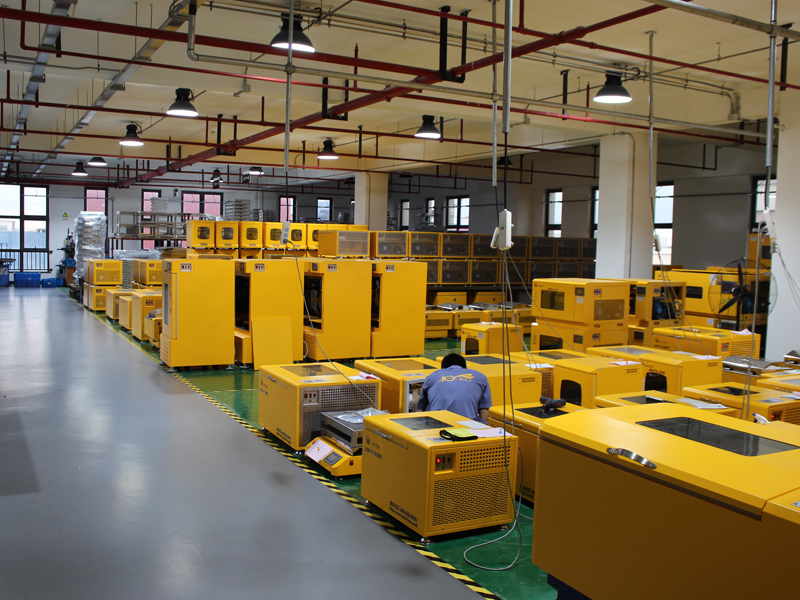 Usine d'incubateurs agitateurs et d'agitateurs de laboratoire