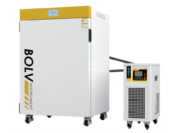 Incubateur à gaz triple,